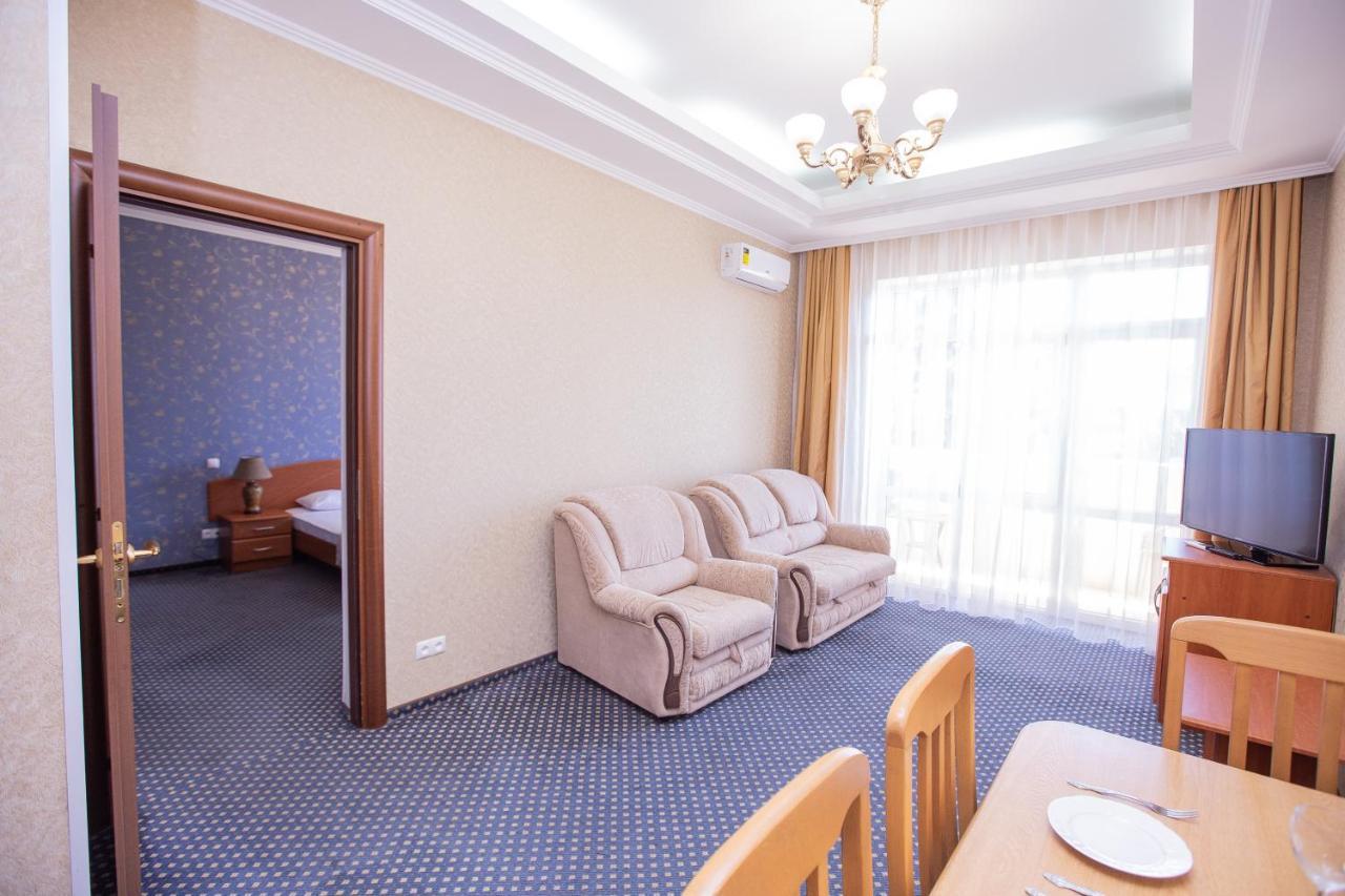 Almira Orion Group Hotel Sochi Exterior photo